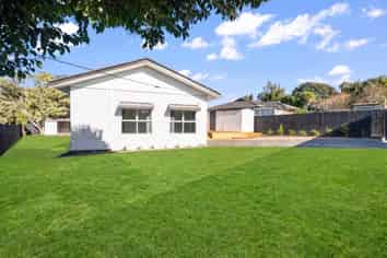 7 Damian Way, Weymouth