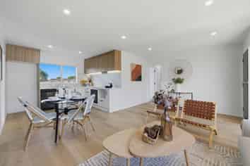 7 Damian Way, Weymouth
