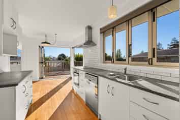 4 Beaufort Avenue, Brookfield