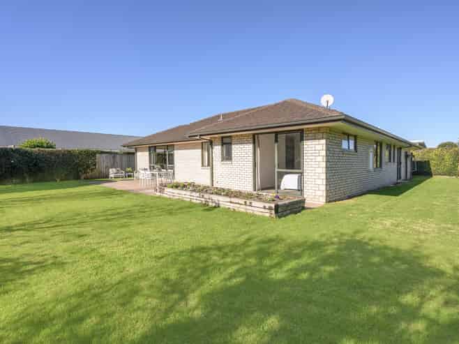 12 Contour Avenue, Pyes Pa