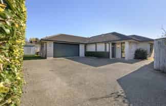 12 Contour Avenue, Pyes Pa