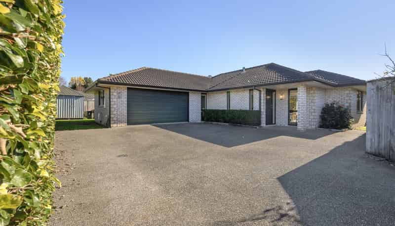 12 Contour Avenue, Pyes Pa
