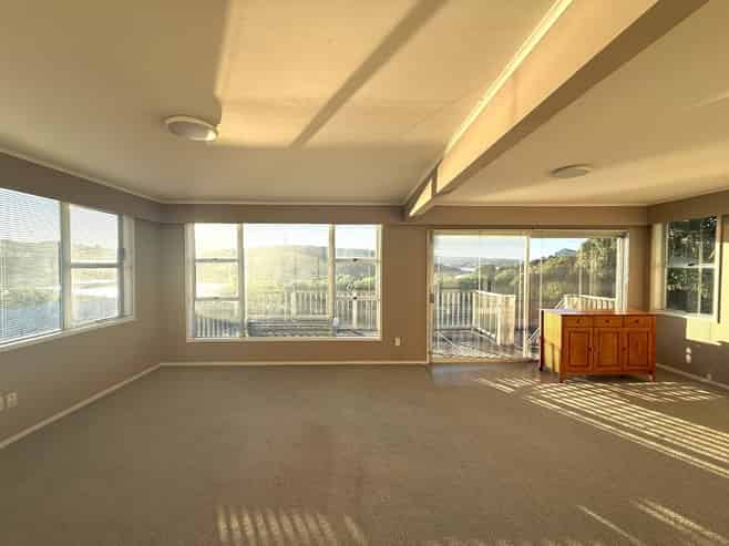 6 Ayr Place, Papakowhai