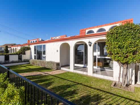 2/24 Charles Street, Westshore