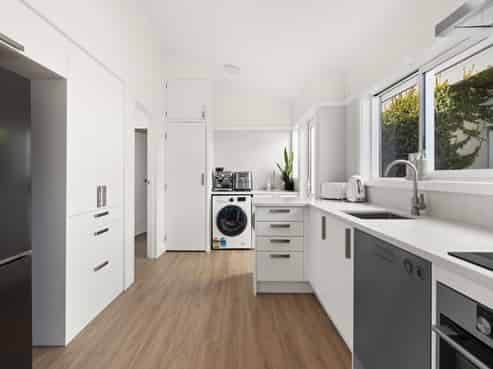 2/24 Charles Street, Westshore