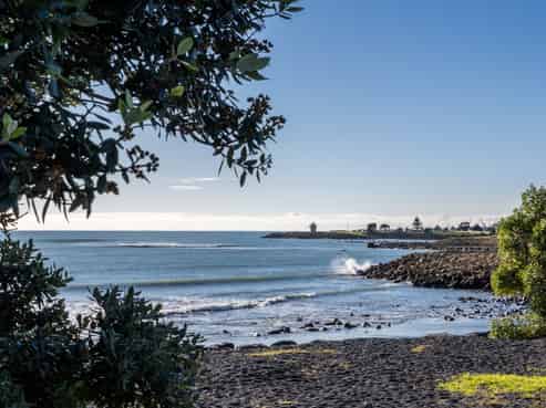 2/24 Charles Street, Westshore