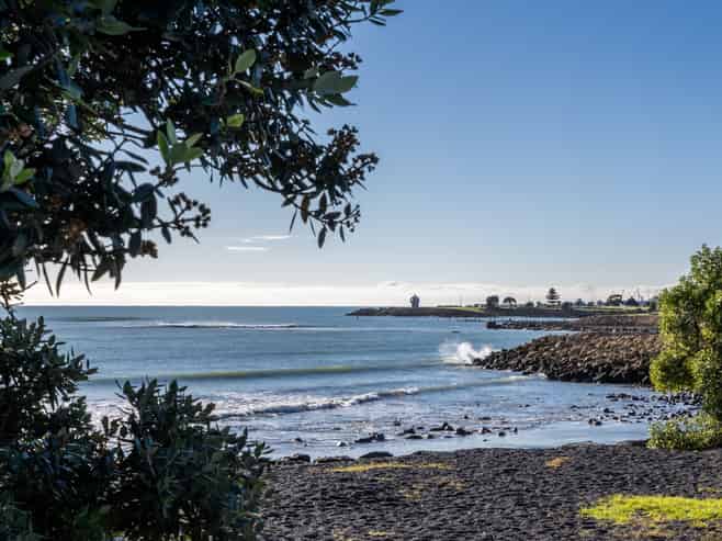 24 Charles Street, Westshore