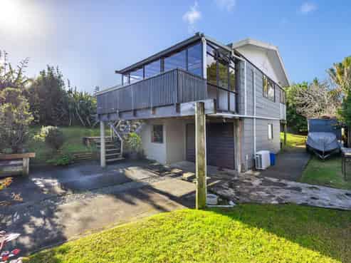6 Karekare Avenue, Raglan