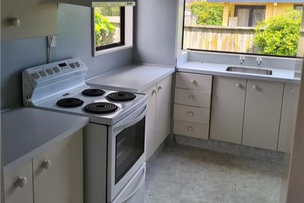 Charming Three Bedroom Home - Widok 4