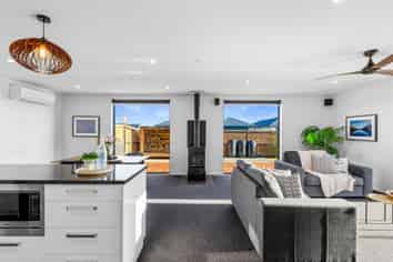 81 Craig Thompson Drive, LINCOLN