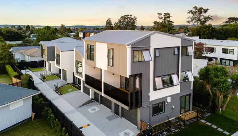 6D Clinton Avenue, Te Atatu Peninsula