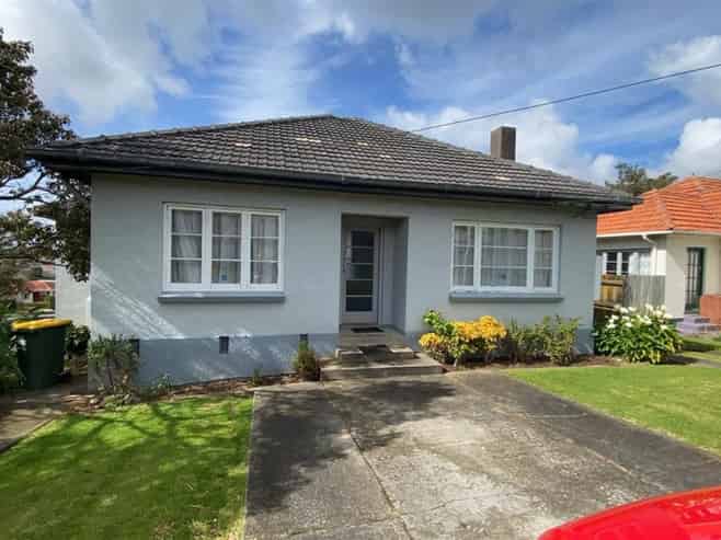 24 Masters Avenue, Hillcrest
