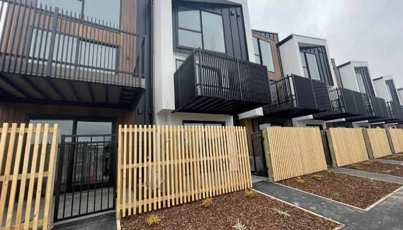 10/333 Lincoln Road, Addington