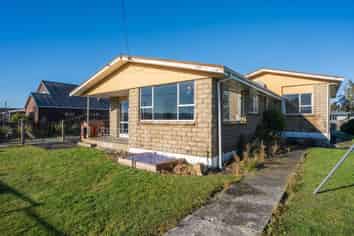 16 Burraness Street, PALMERSTON