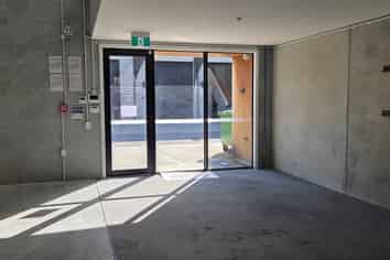 High-Quality Unit in Prime Gracefield Location