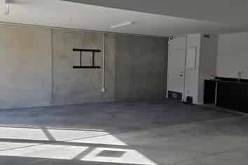 High-Quality Unit in Prime Gracefield Location