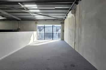 High-Quality Unit in Prime Gracefield Location