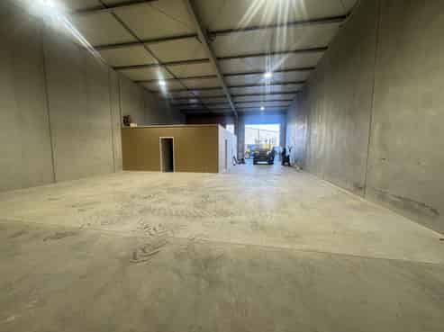 Modern industrial units - multiple options
