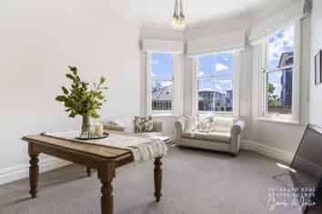 1A/1122 New North road, Mount Albert