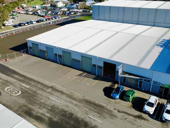Versatile industrial warehouse and workshop