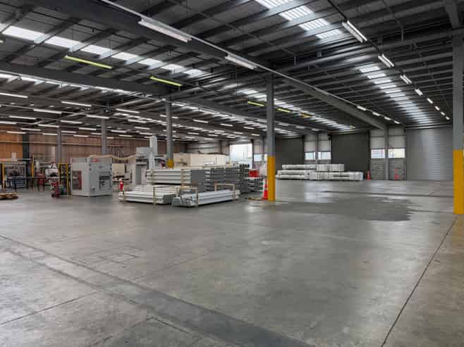 Versatile industrial warehouse and workshop