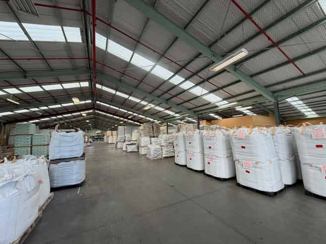Large warehouse in central location