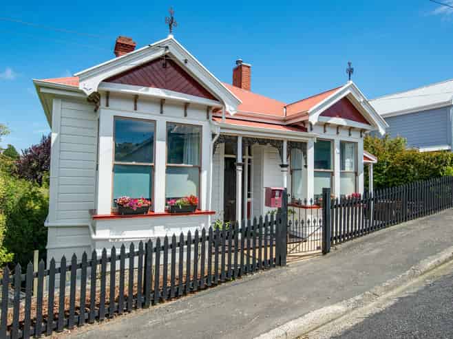 5 Mosgiel Street, Mornington