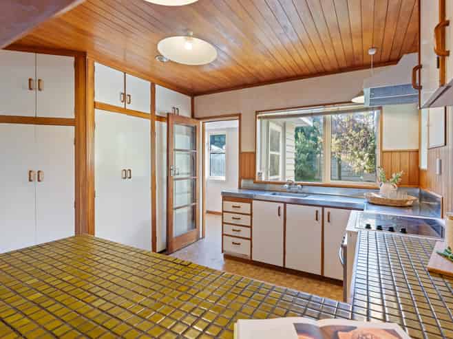 1 Titoki Road, Raumati Beach