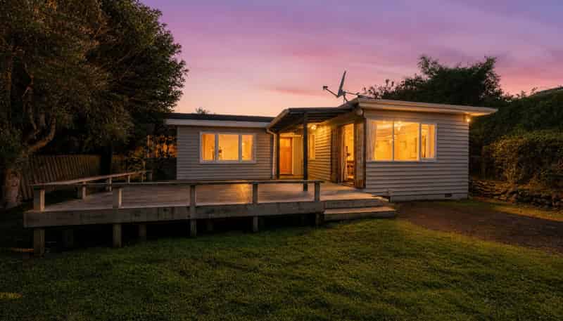 1 Titoki Road, Raumati Beach