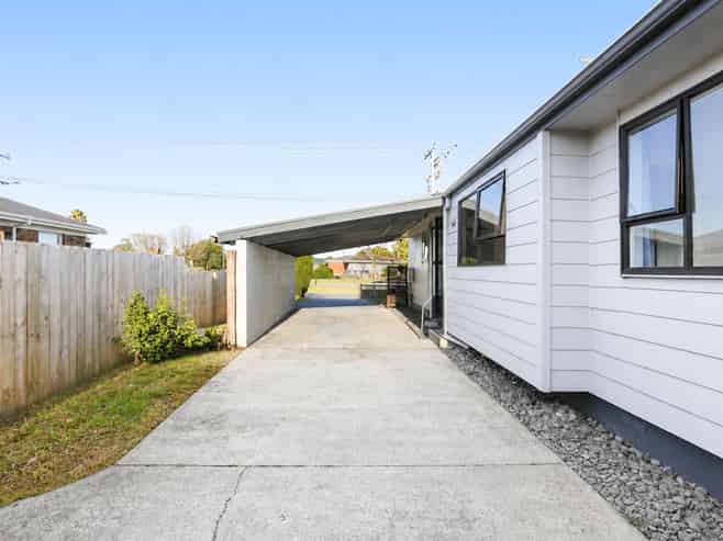 69 Lewis Street, Glenview