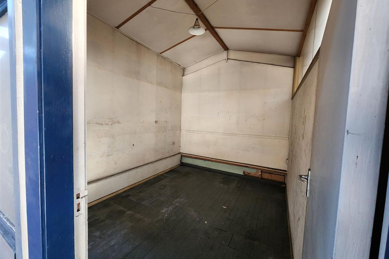 Functional Addington Warehouse with Office - Meer