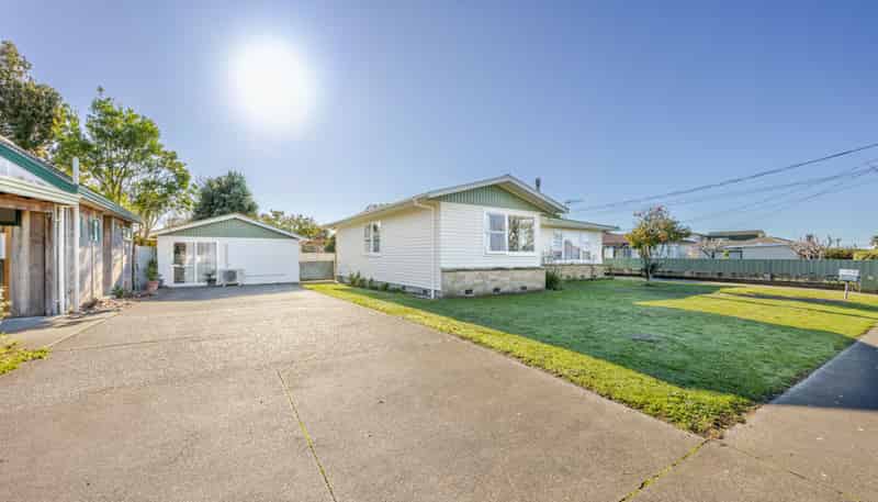 18 Howard Road, Taradale