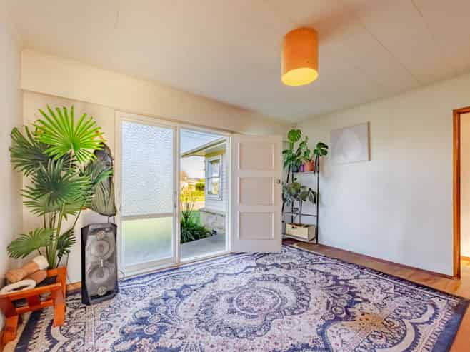 18 Howard Road, Taradale