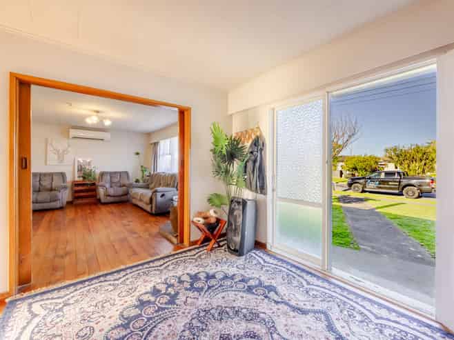 18 Howard Road, Taradale