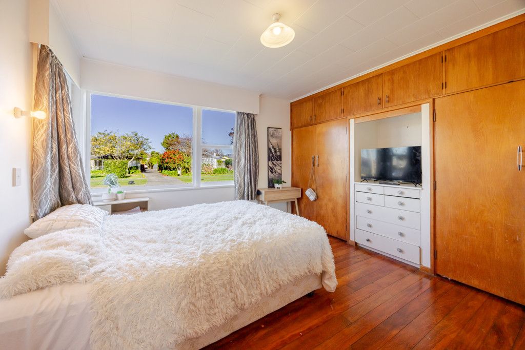 One Property, Multiple Dwellings on Offer - Więcej