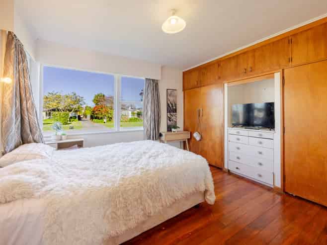 18 Howard Road, Taradale