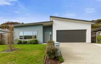 7 Barry Groucott Grove, Wainuiomata