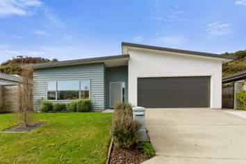 7 Barry Groucott Grove, Wainuiomata