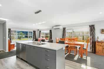 7 Barry Groucott Grove, Wainuiomata