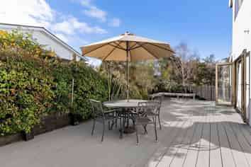 2/102 Manhattan Heights, Glendene