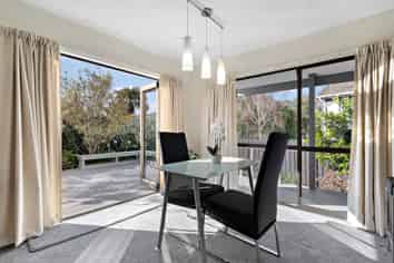 2/102 Manhattan Heights, Glendene