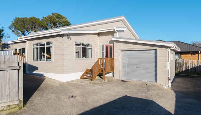6B Warrington Grove, Newlands