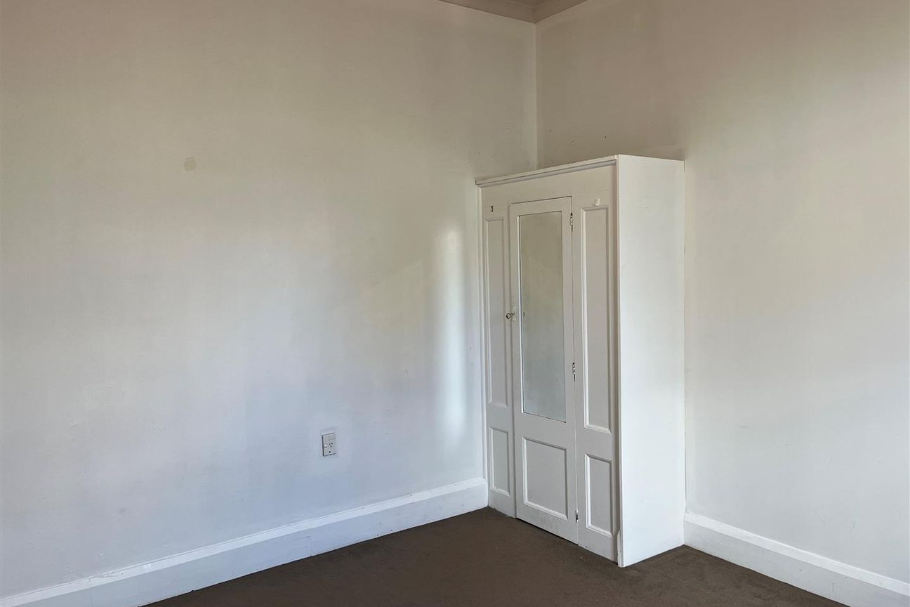 Convenient Two-Bedroom Unit Close to the City - Ansicht 4
