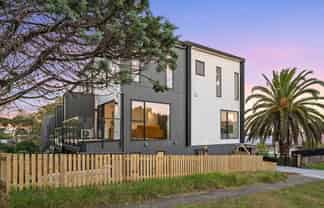 2/33 Elizabeth Drive, West Harbour