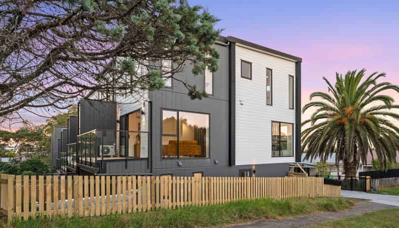 2/33 Elizabeth Drive, West Harbour