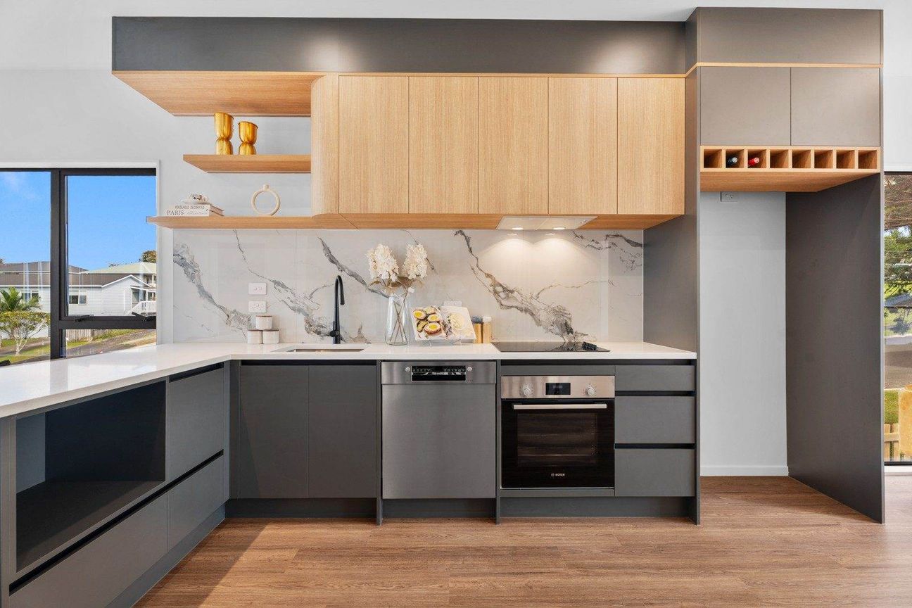 Big on Space. Sharp on Price! - Pogled 2