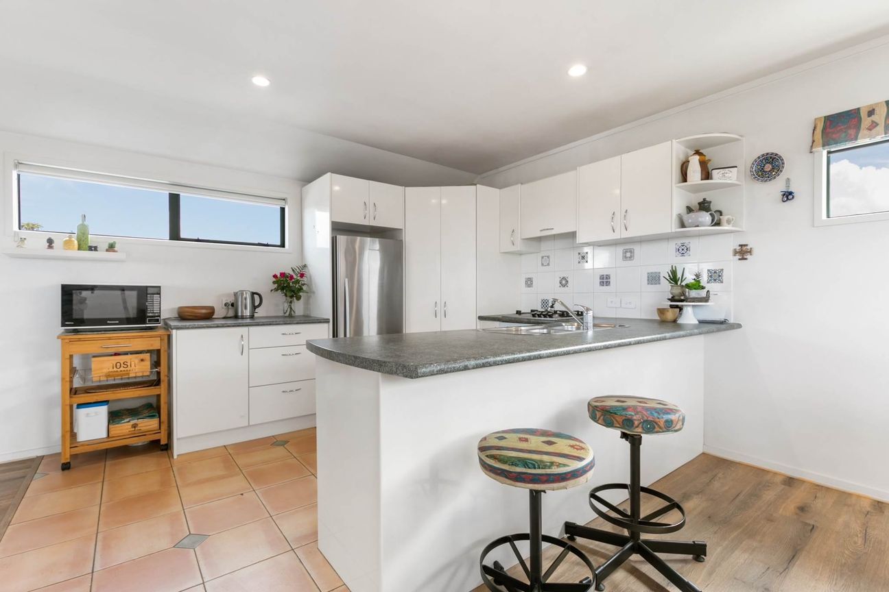 VIEWS OF RANGITOTO - Ansicht 5