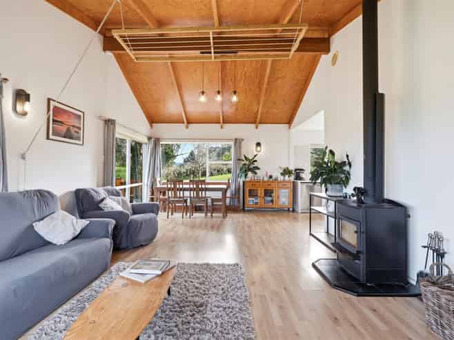 25 Abel Tasman Drive, Takaka