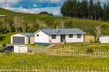 579 Ormiston Road, Waipu