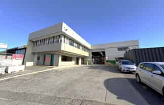 Standalone 563m² w Fenced Yard